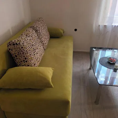 Daki's Little Place Apartman *