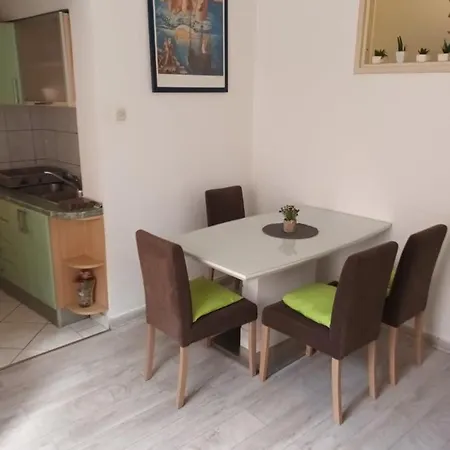 Apartman Daki's Little Place *